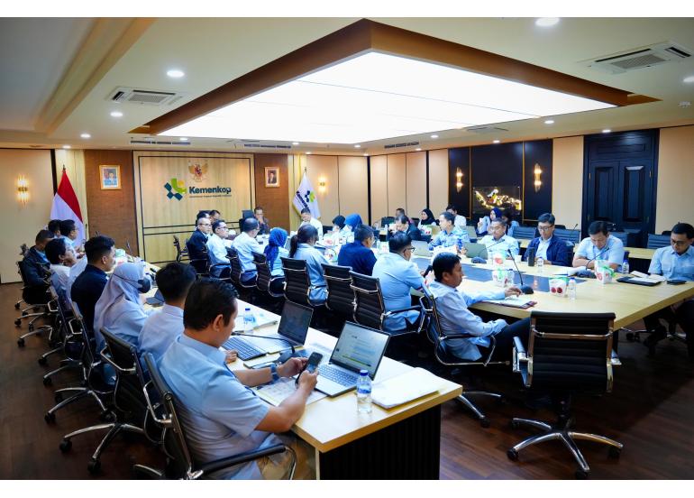 Menteri Koperasi (Menkop) Budi Arie Setiadi dan Wakil Menteri Koperasi (Wamenkop) Ferry Juliantono